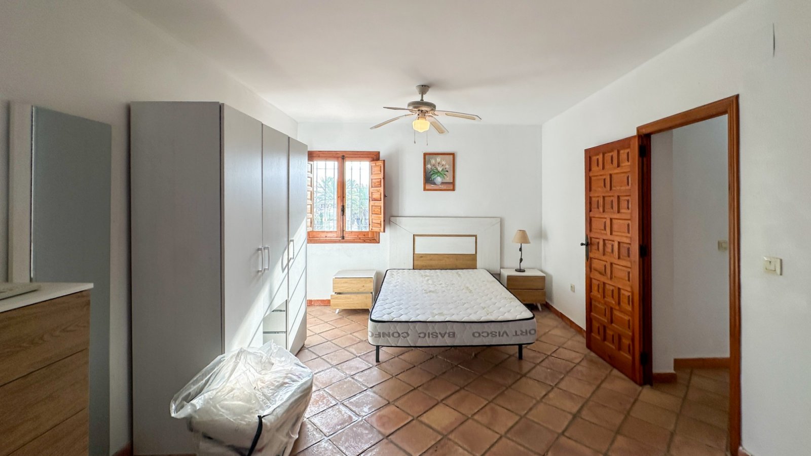  Wir präsentieren Ihnen diese einzigartige Villa im mediterranen Stil in Cabo Roig, einer der begehrtesten Gegenden der südlichen Costa Blanca und der