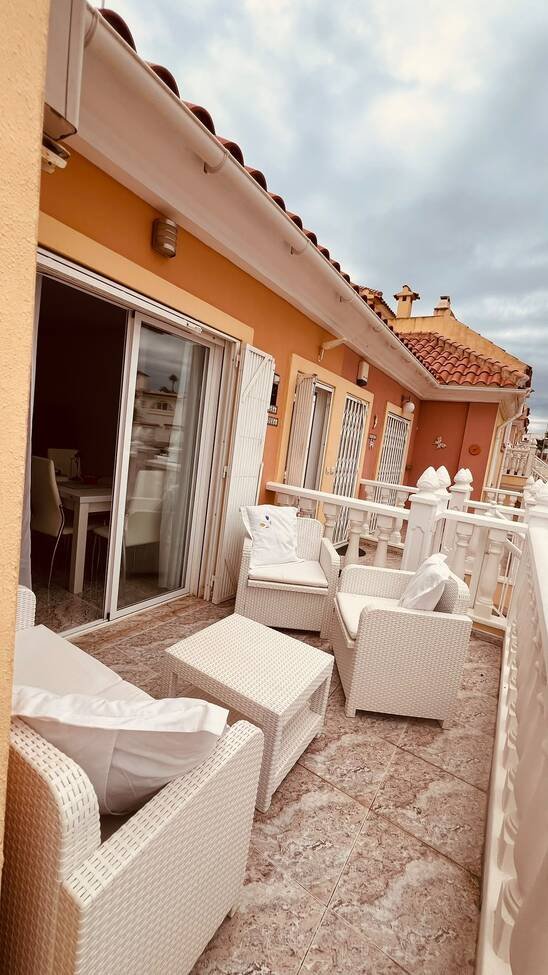 This beautifully renovated first-floor apartment is ideally situated in the sought-after area of Villamartin, offering a fantastic combination of mo