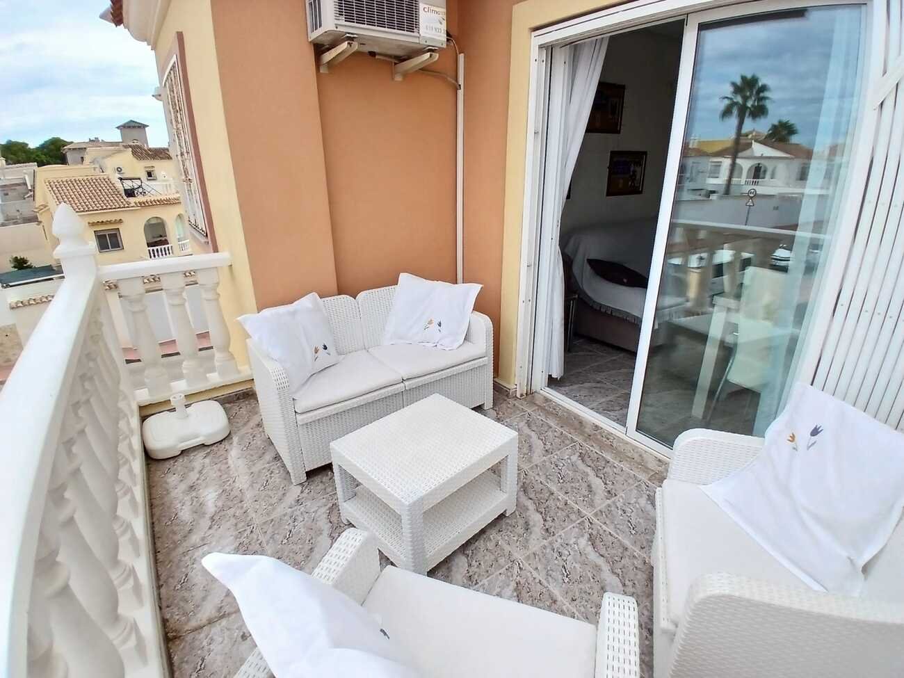 This beautifully renovated first-floor apartment is ideally situated in the sought-after area of Villamartin, offering a fantastic combination of mo