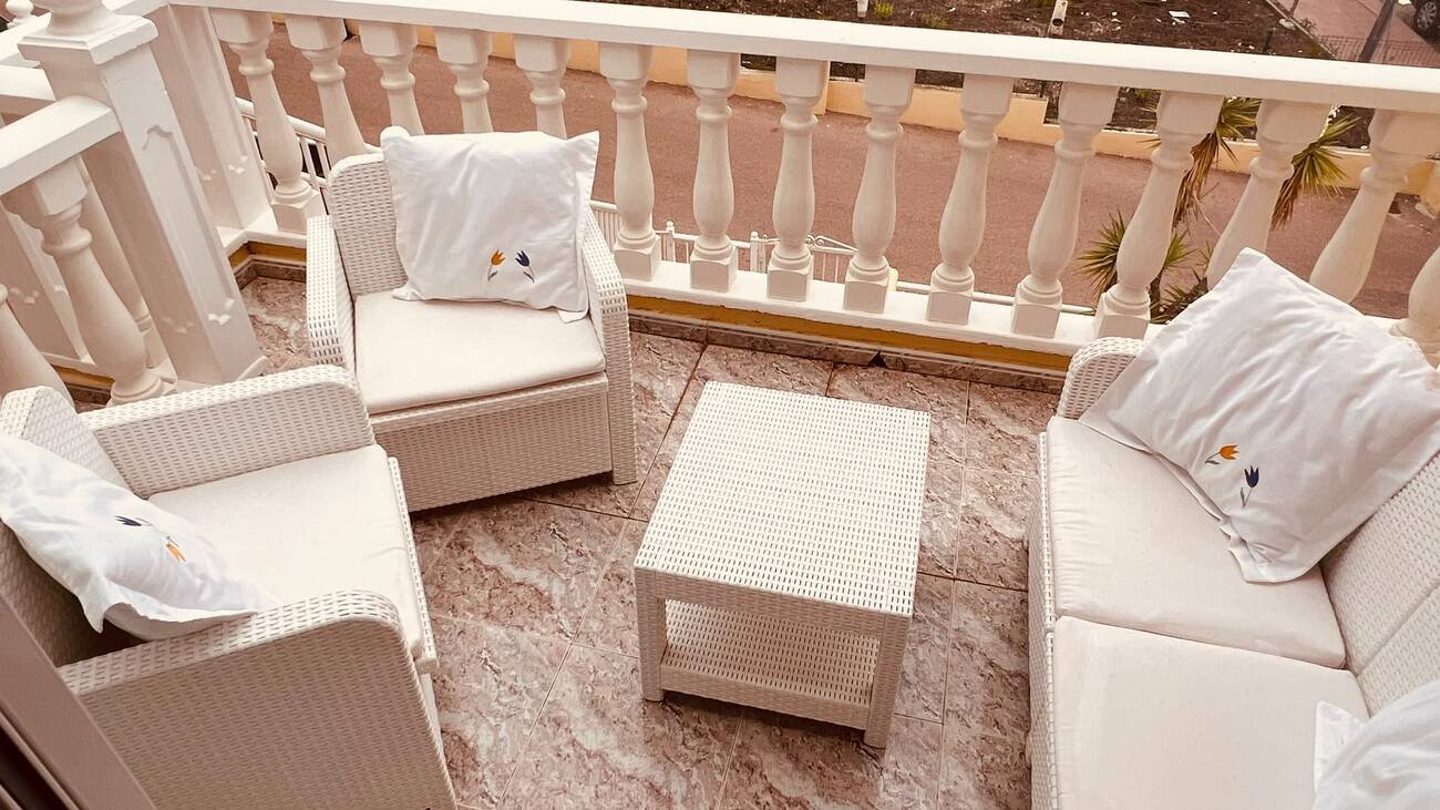 This beautifully renovated first-floor apartment is ideally situated in the sought-after area of Villamartin, offering a fantastic combination of mo