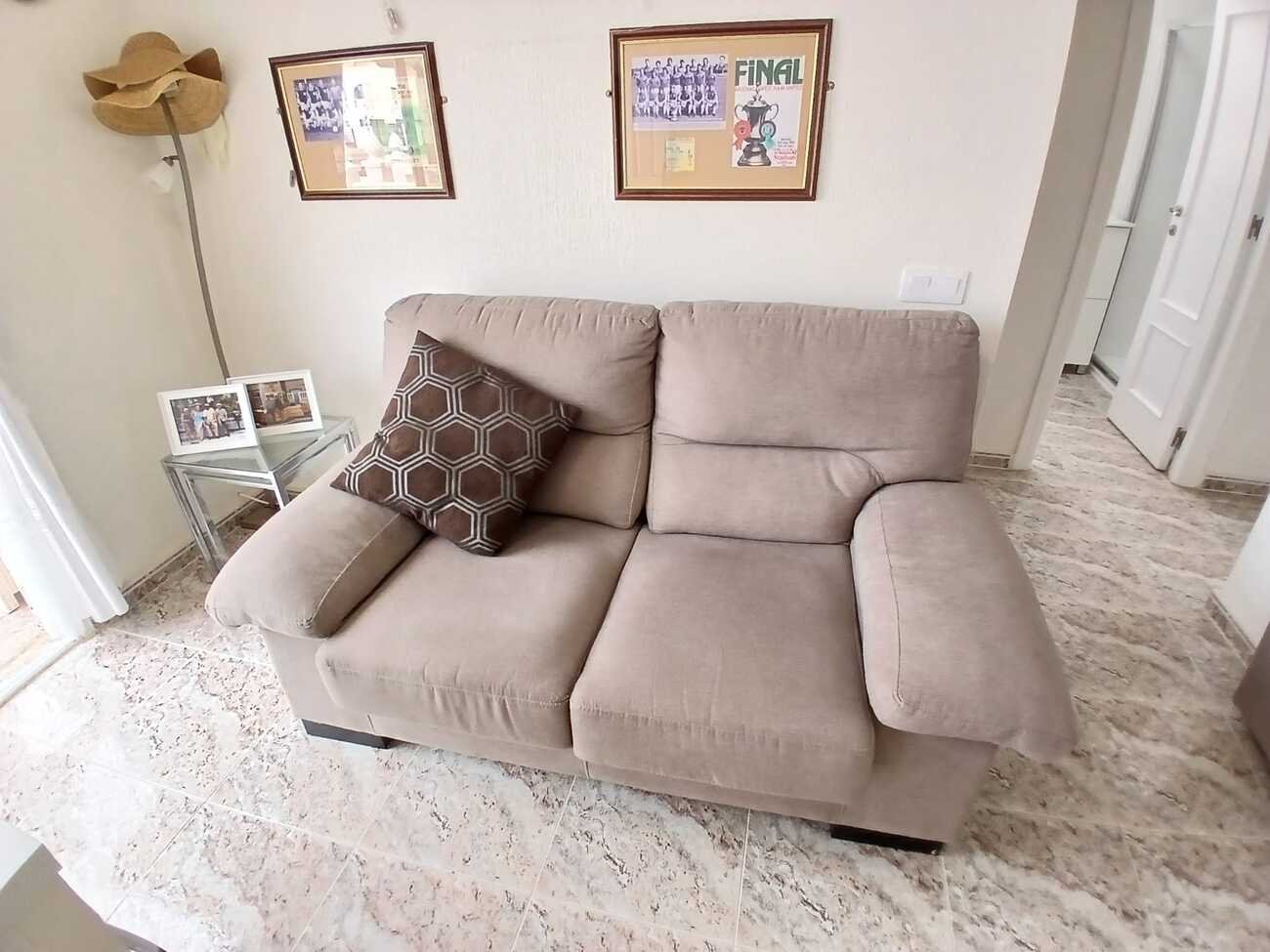 This beautifully renovated first-floor apartment is ideally situated in the sought-after area of Villamartin, offering a fantastic combination of mo