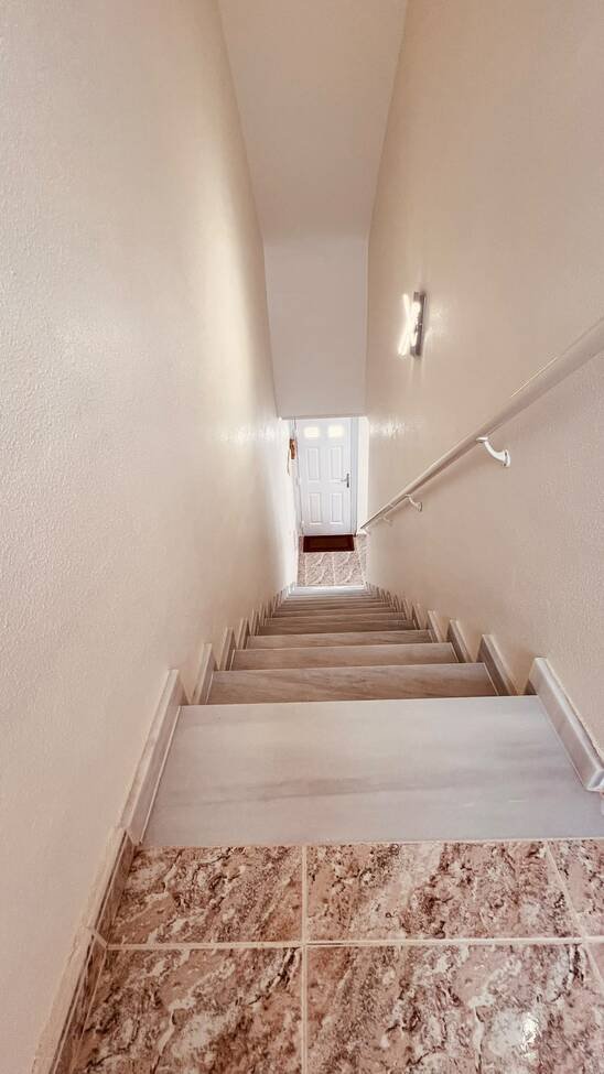 This beautifully renovated first-floor apartment is ideally situated in the sought-after area of Villamartin, offering a fantastic combination of mo