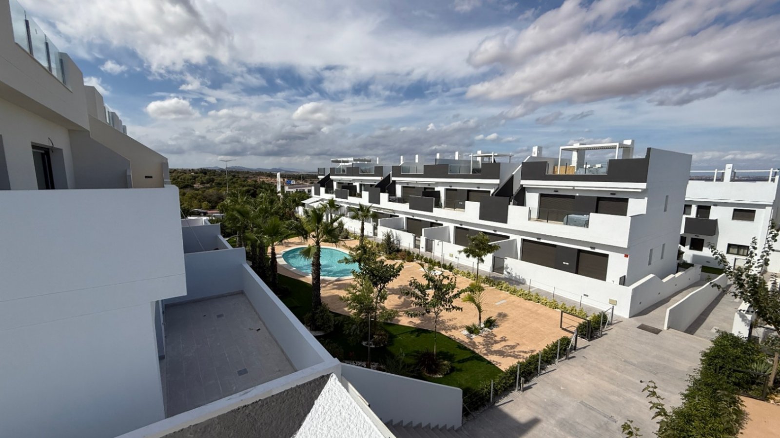In der faszinierenden Stadt Torrevieja gelegen, verspricht dieses moderne Apartment der ideale Rückzugsort für diejenigen zu sein, die einen komforta