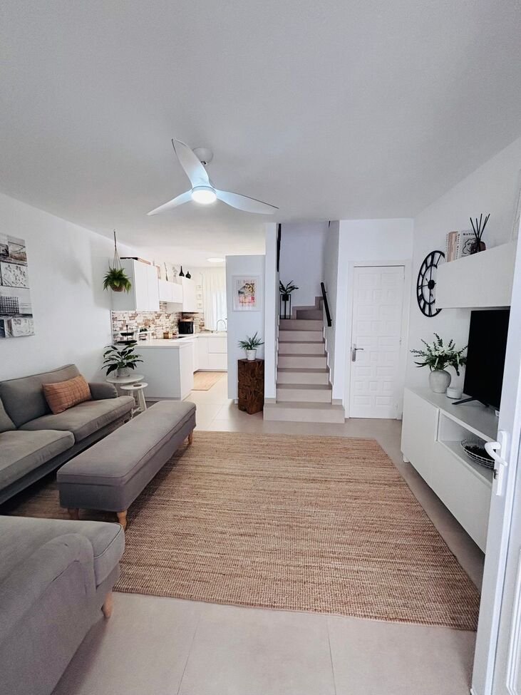 BEAUTIFULLY RENOVATED HOME WITH SUNNY PRIVATE GARDEN IN ORIHUELA COSTA
Property Overview
We are delighted to present this beauti