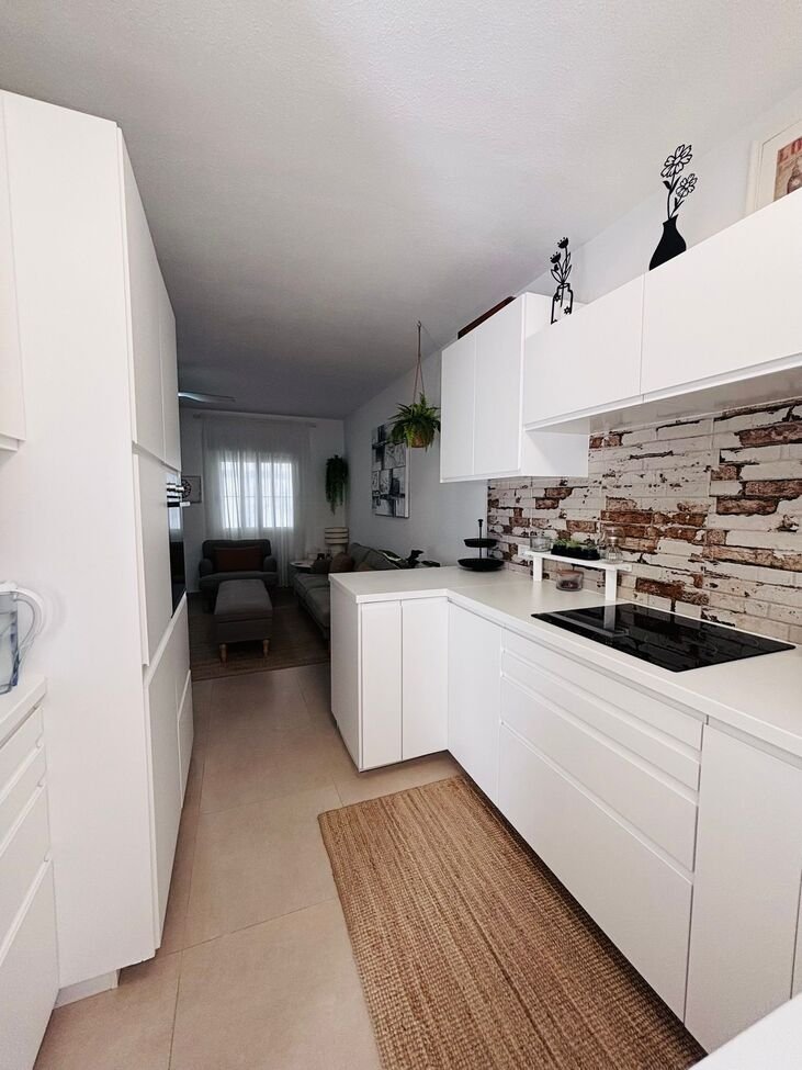BEAUTIFULLY RENOVATED HOME WITH SUNNY PRIVATE GARDEN IN ORIHUELA COSTA
Property Overview
We are delighted to present this beauti
