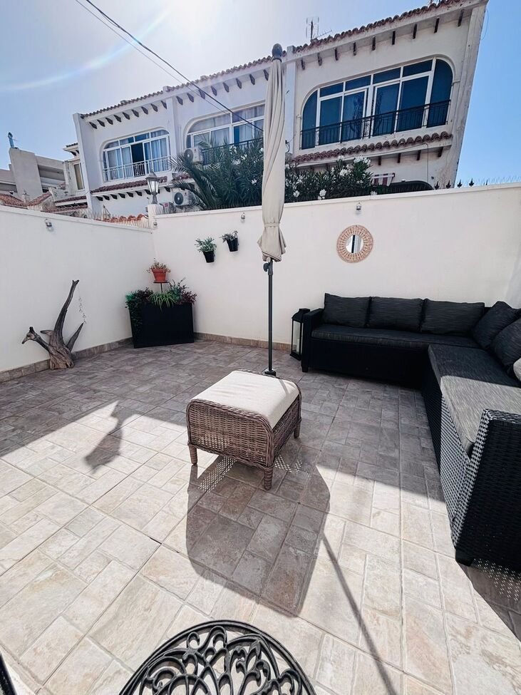 BEAUTIFULLY RENOVATED HOME WITH SUNNY PRIVATE GARDEN IN ORIHUELA COSTA
Property Overview
We are delighted to present this beauti