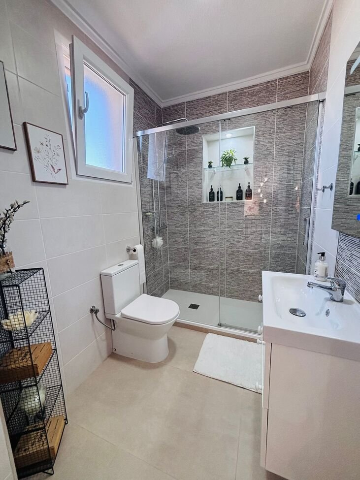 BEAUTIFULLY RENOVATED HOME WITH SUNNY PRIVATE GARDEN IN ORIHUELA COSTA
Property Overview
We are delighted to present this beauti