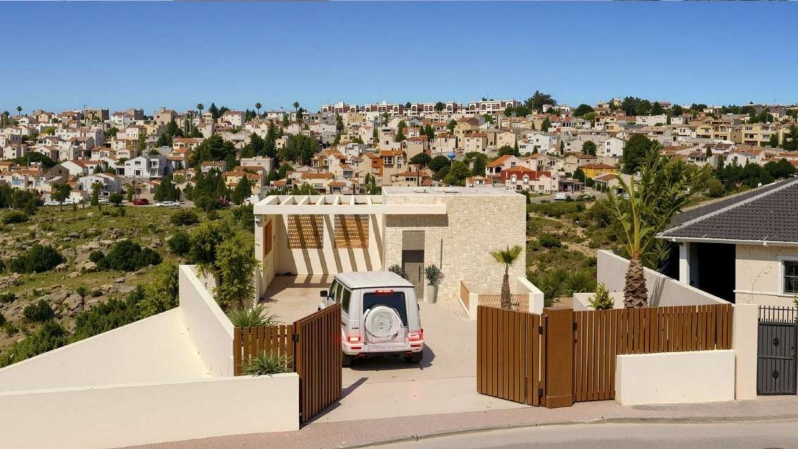 In der charmanten Gegend von La Marina gelegen, bietet diese Villa ein außergewöhnliches Wohnerlebnis. Mit einem modernen und eleganten Design ist di