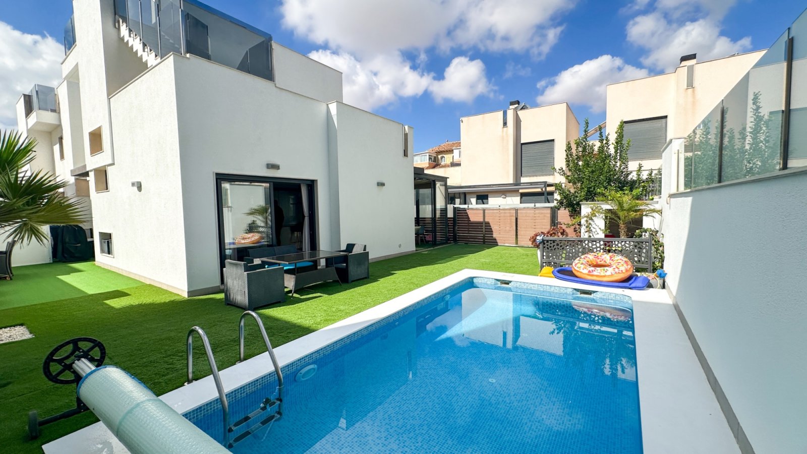  &amp;#13;&amp;#13;
&amp;#13;&amp;#13;
Spektakuläre, moderne freistehende Villa in der begehrten Gegend von Aguas Nuevas (Torrevie