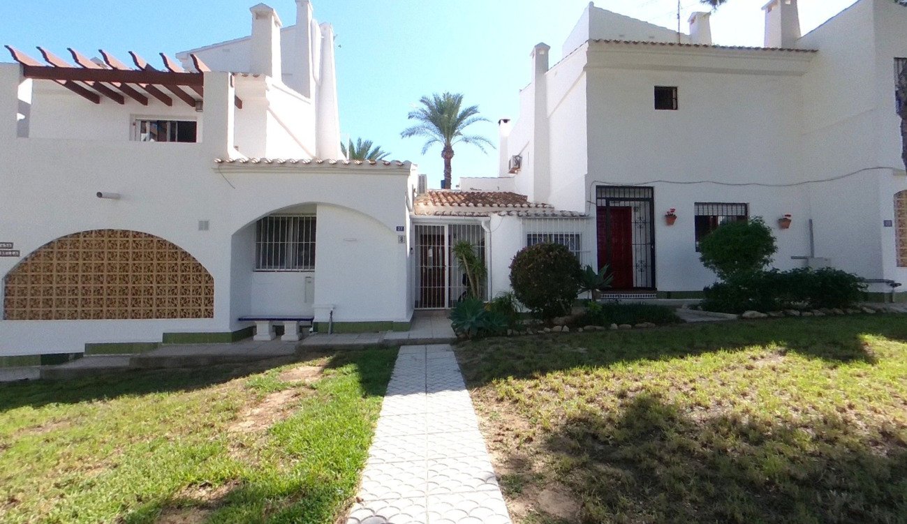 We are delighted to present this beautifully positioned and fully renovated 2-bedroom, 2-bathroom south-facing townhouse, situated within a well-mai
