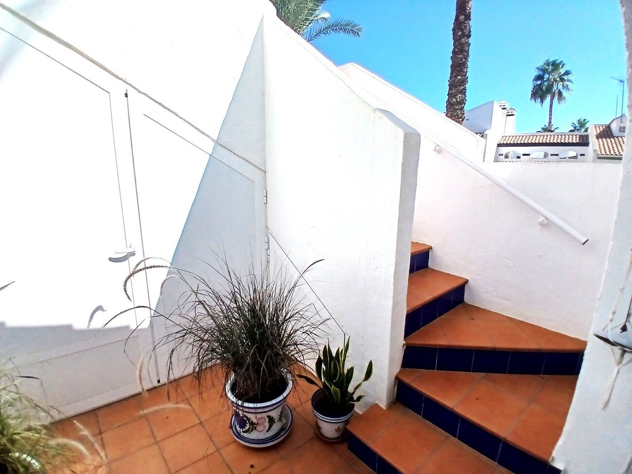 We are delighted to present this beautifully positioned and fully renovated 2-bedroom, 2-bathroom south-facing townhouse, situated within a well-mai