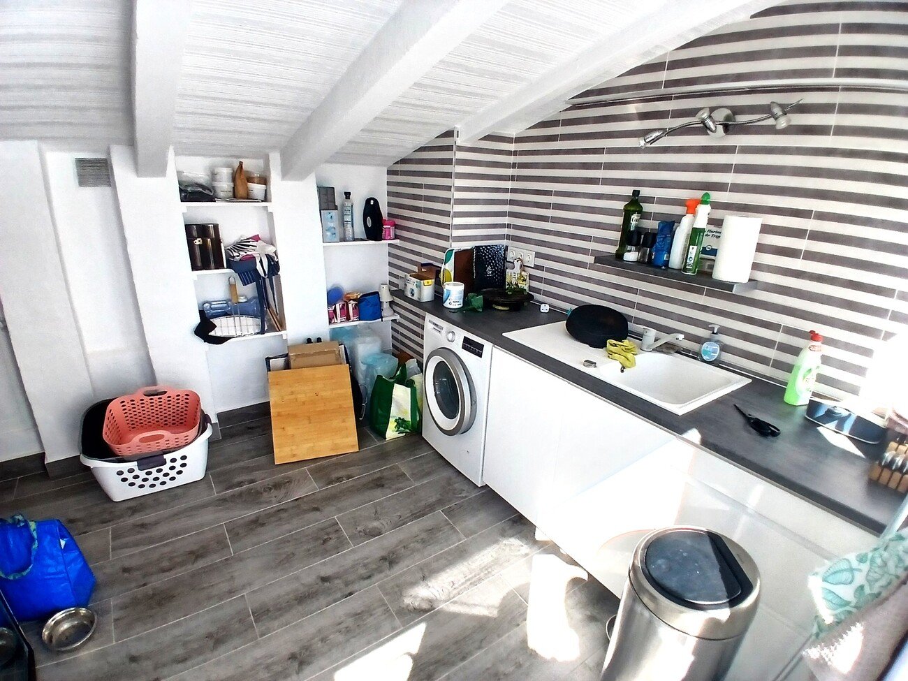 We are delighted to present this beautifully positioned and fully renovated 2-bedroom, 2-bathroom south-facing townhouse, situated within a well-mai