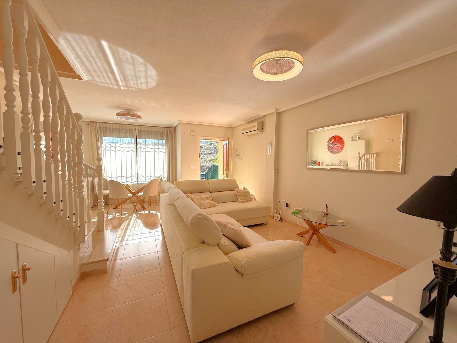   Bright and well maintained south facing townhouse with both a front and back garden to be enjoyed all year round&amp;#13;&amp;#13;
Distrib