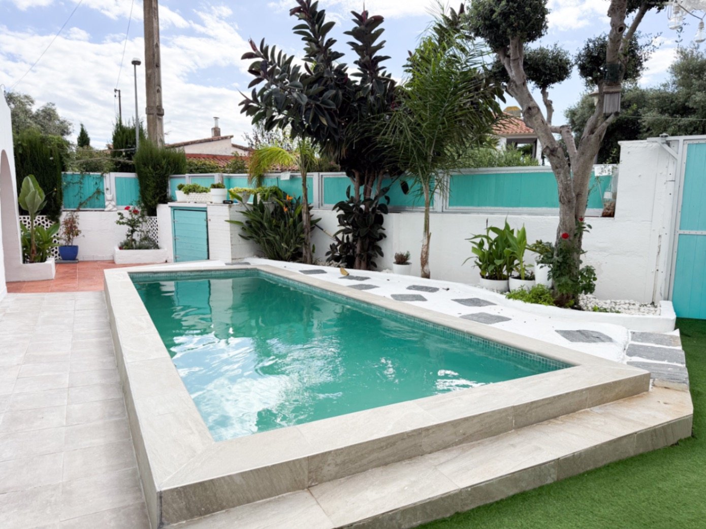 Tucked away in the peaceful residential area of Rocamar, this charming detached home offers a wonderful combination of privacy, outdoor living and pro