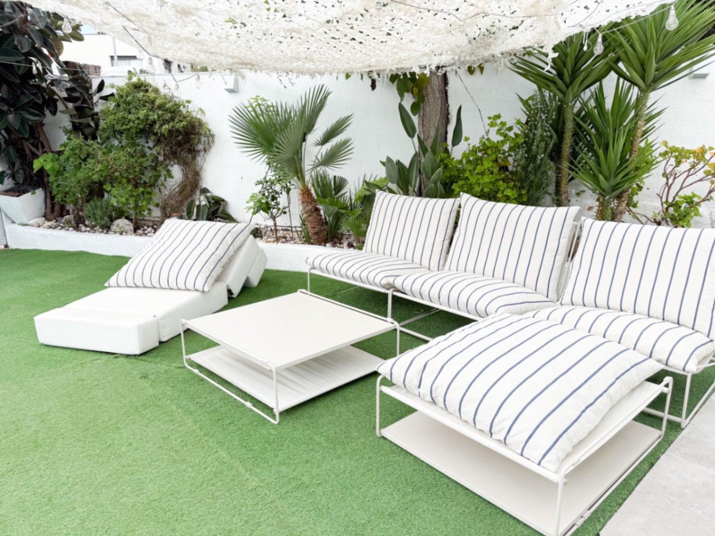 Tucked away in the peaceful residential area of Rocamar, this charming detached home offers a wonderful combination of privacy, outdoor living and pro
