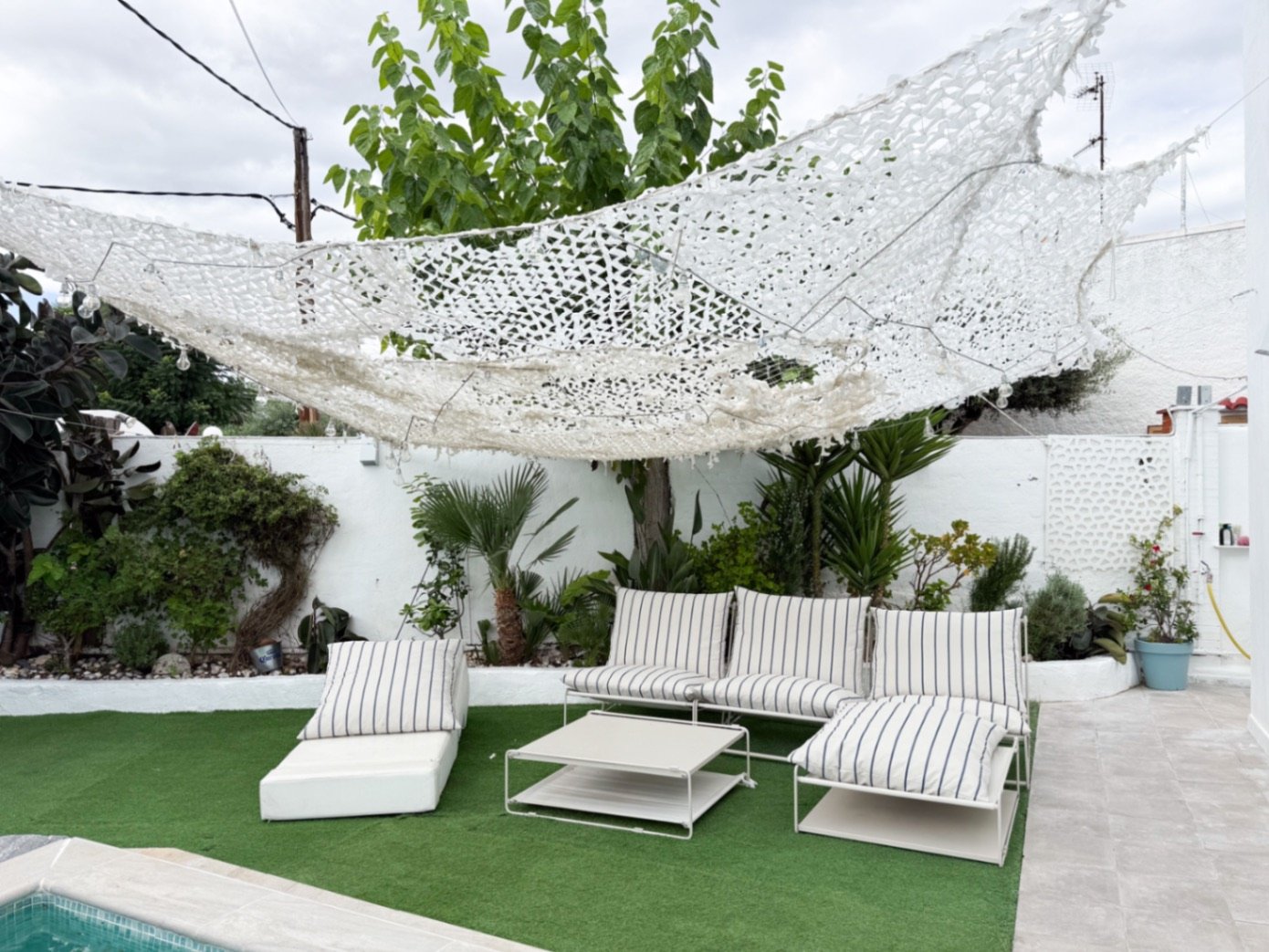 Tucked away in the peaceful residential area of Rocamar, this charming detached home offers a wonderful combination of privacy, outdoor living and pro
