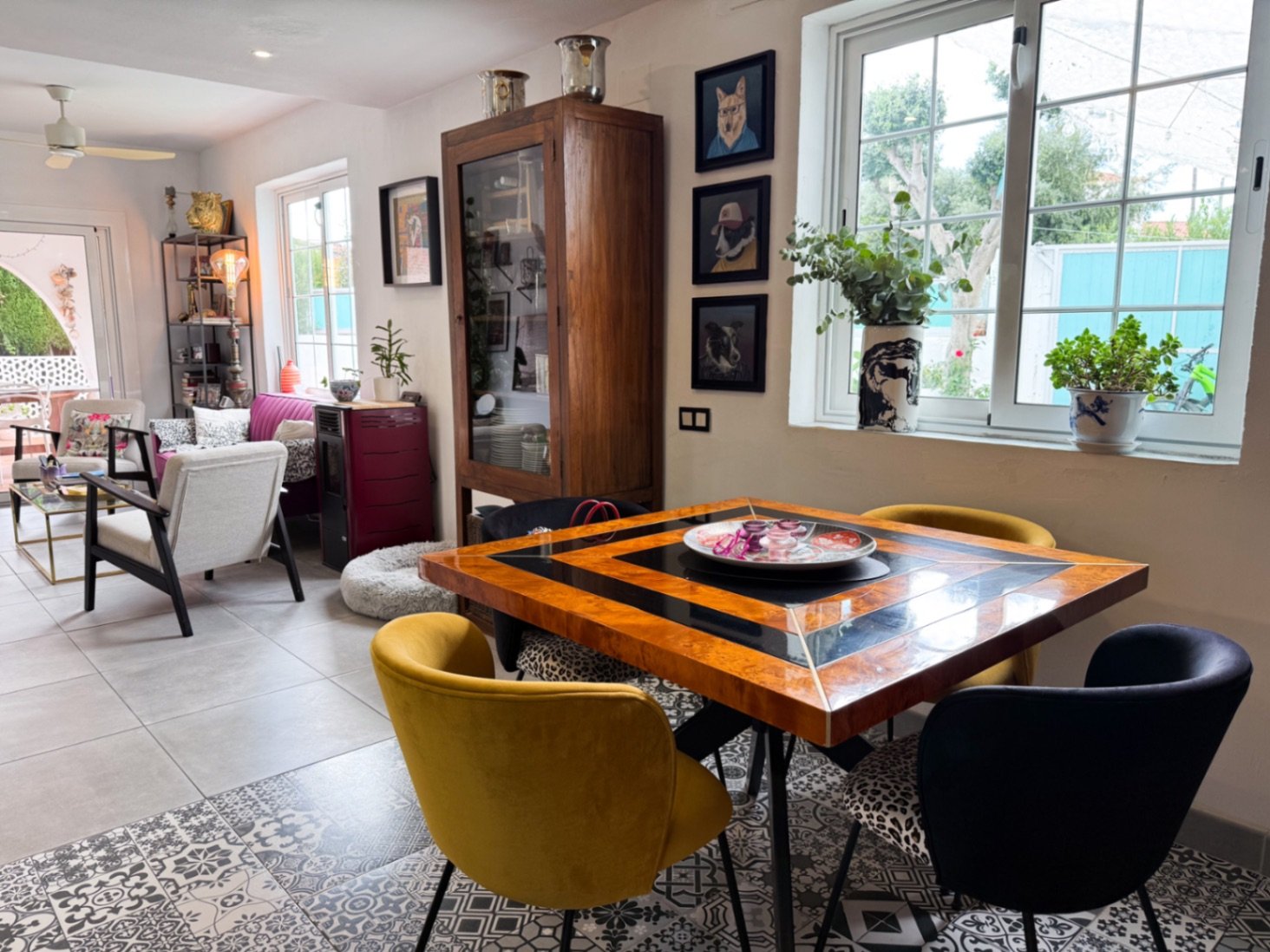 Tucked away in the peaceful residential area of Rocamar, this charming detached home offers a wonderful combination of privacy, outdoor living and pro