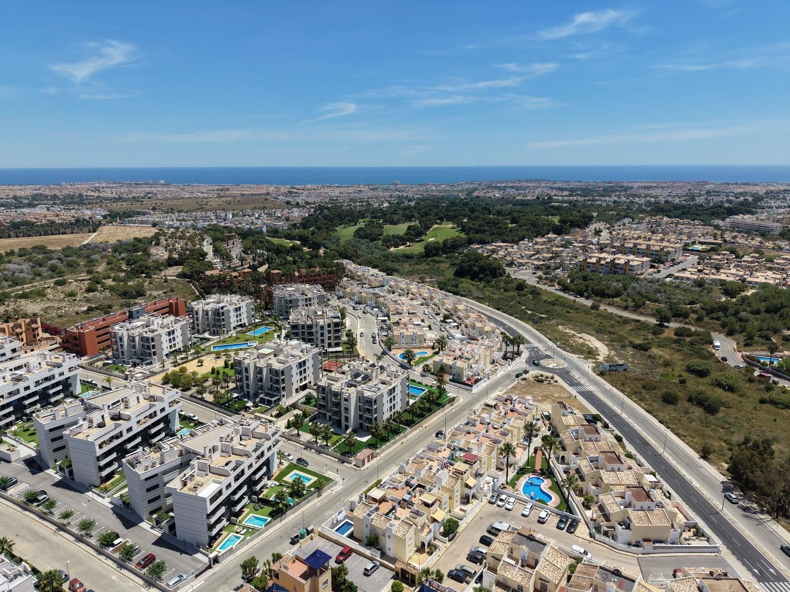   This South Facing, Absolutely Stunning, Four Bedroom, Detached Villa in Villamartin, is located just a couple of minutes drive from the Villamartin 