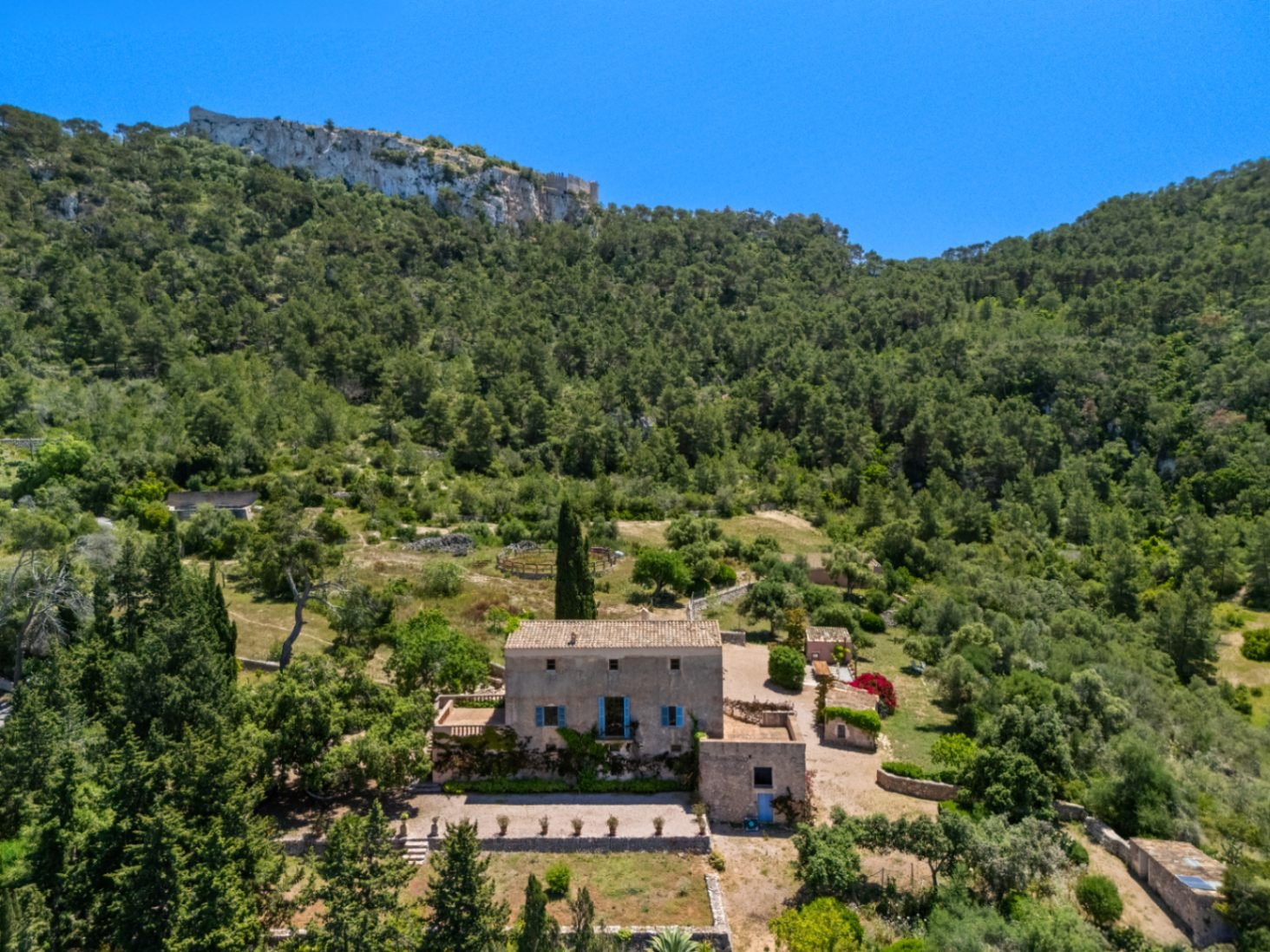  Eingebettet in die schöne Landschaft Mallorcas bietet dieses atemberaubende Anwesen eine einzigartige Gelegenheit, das mediterrane Leben zu genießen.