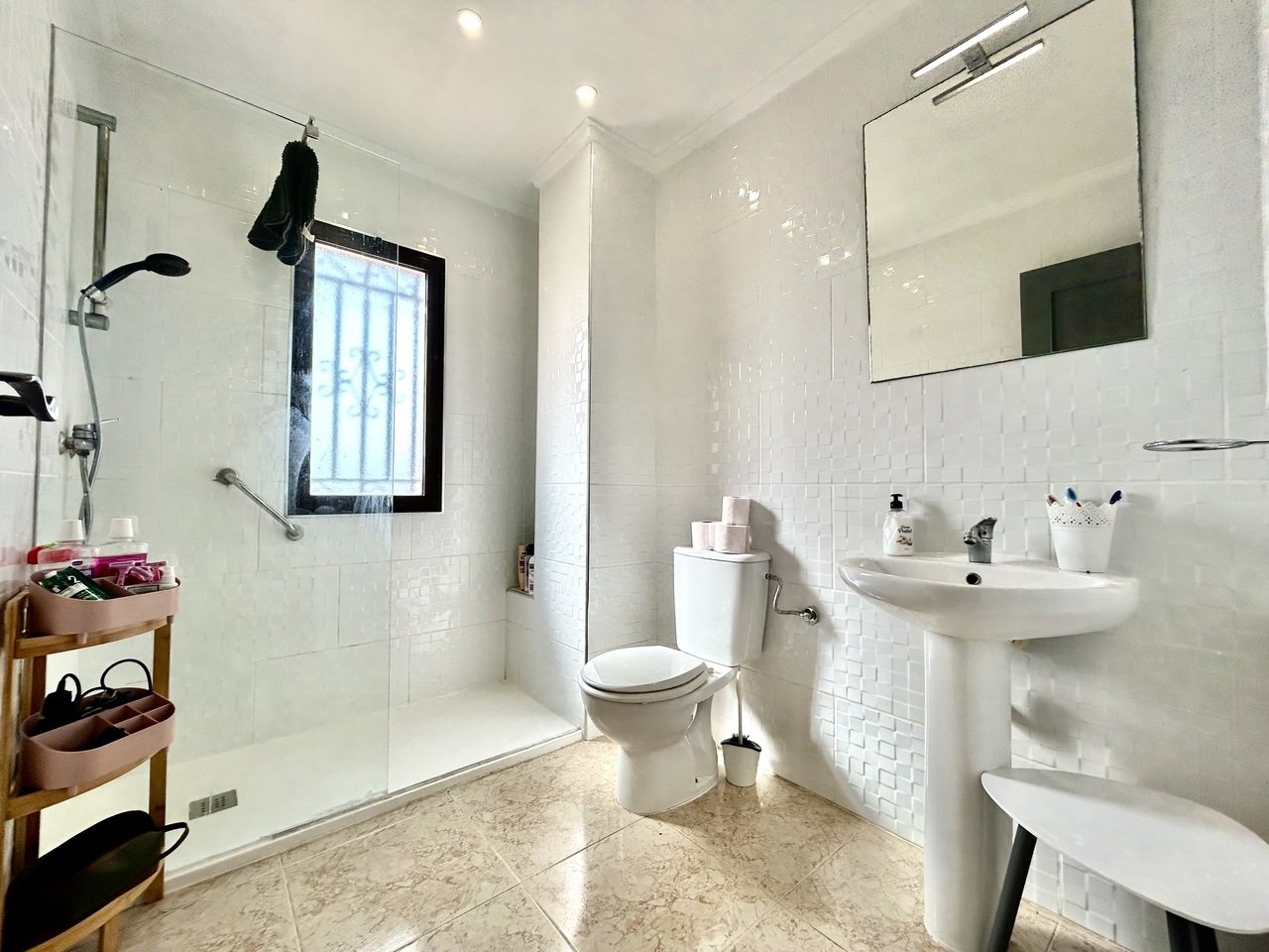 Elegant Detached Villa with Panoramic Sea Views in Prestigious Blue Lagoon, Villamartín
Experience the very best of Mediterranean living w