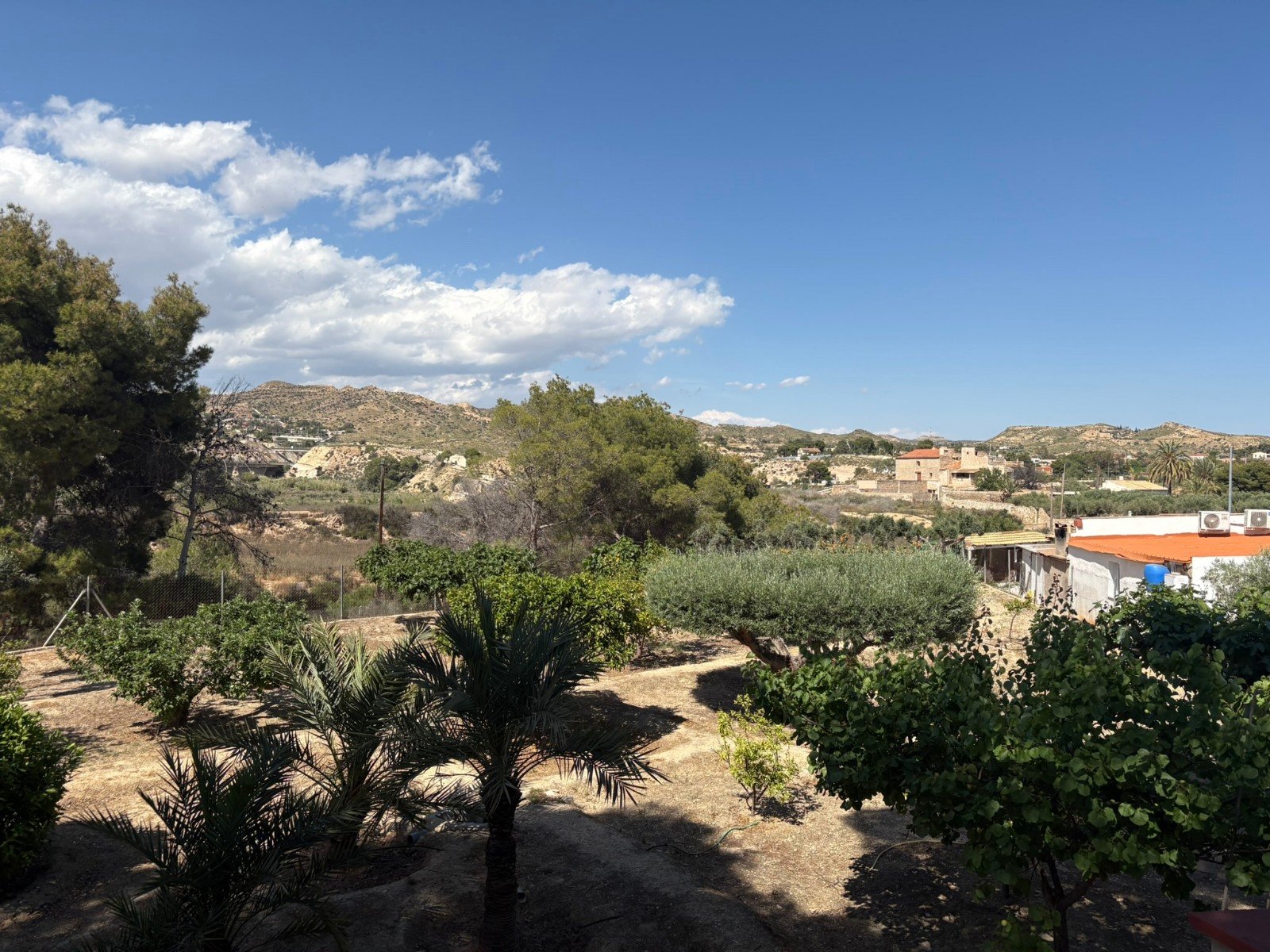 Renovated 4-Bedroom Country Villa Near Elche & Aspe

Set in a countryside location on the outskirts of Elche, thi