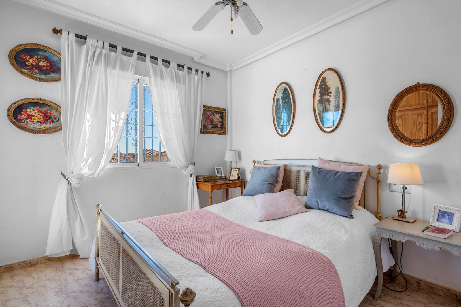   Thanks to the quiet location, away from the street, you enjoy complete privacy and a green, relaxed environment in the beautifully landscaped southe