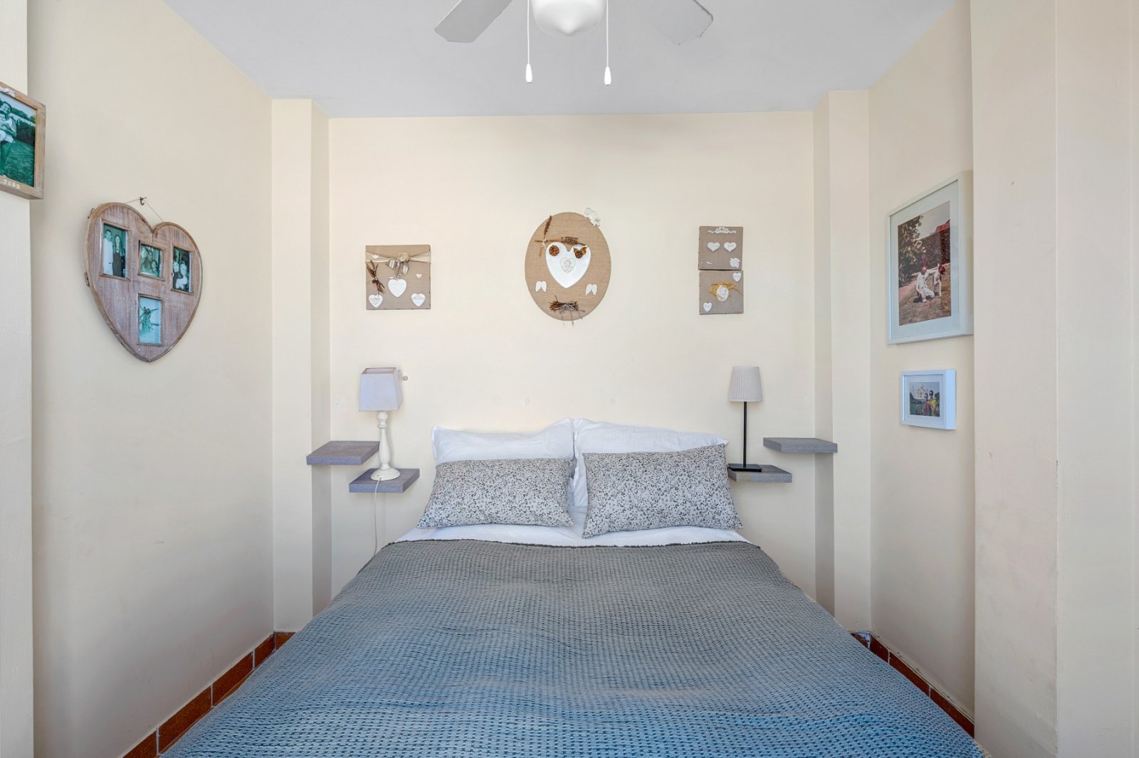   Thanks to the quiet location, away from the street, you enjoy complete privacy and a green, relaxed environment in the beautifully landscaped southe
