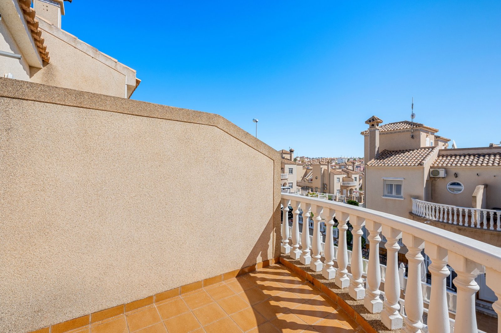   Thanks to the quiet location, away from the street, you enjoy complete privacy and a green, relaxed environment in the beautifully landscaped southe