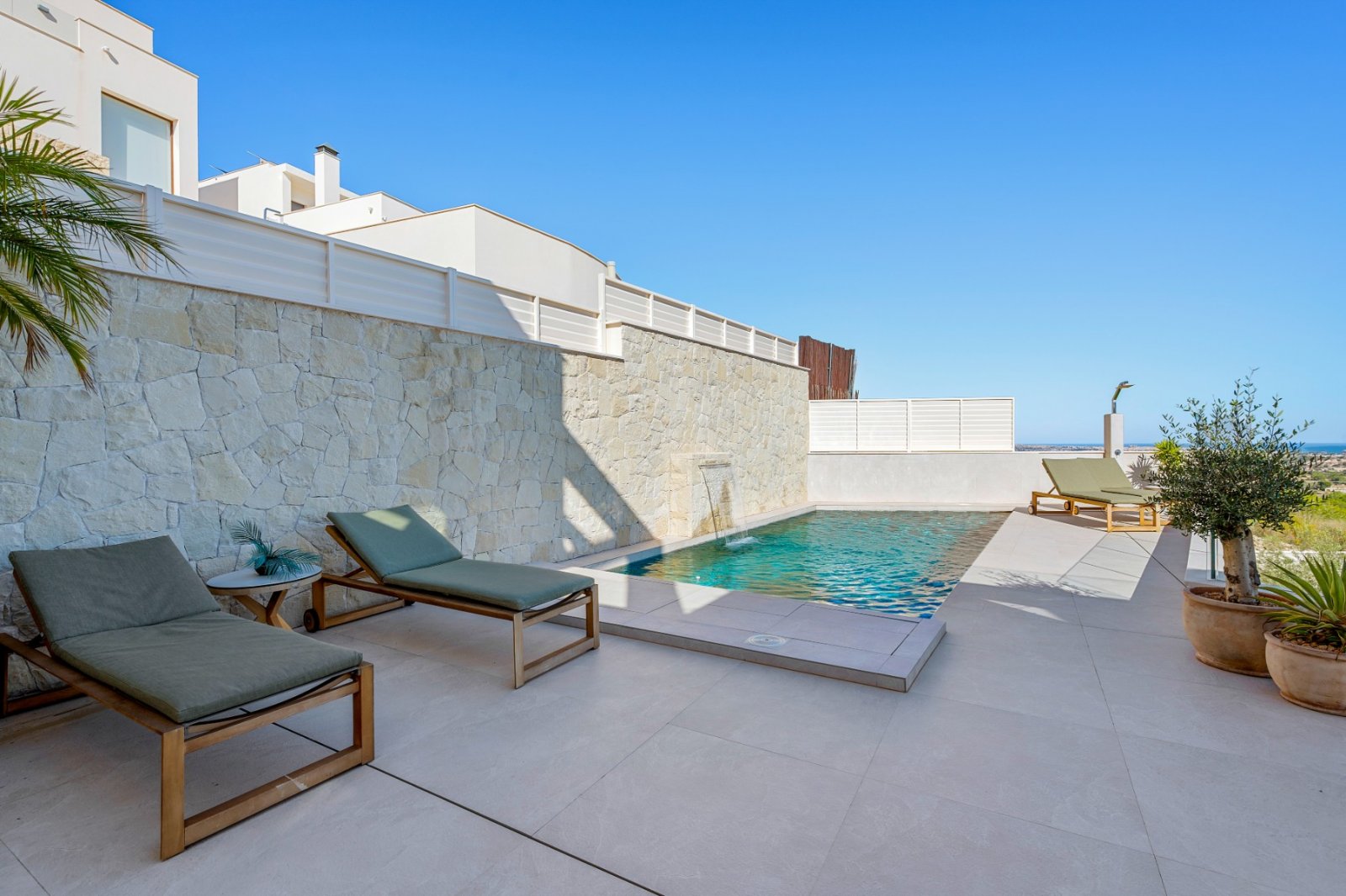 Villa exclusive à vendre à San Miguel de Salinas | Vue panoramique sur la mer | Piscine privée chauffée | Costa Blanca Sud

 