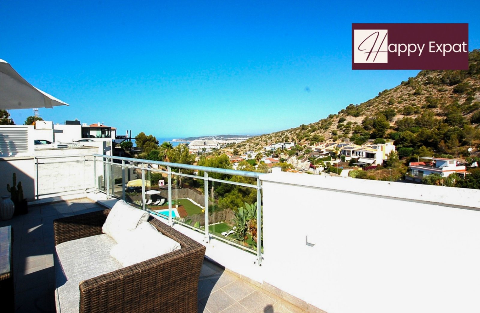 Wunderschöne Villa mit Meerblick in Montgavina, SitgesEingebettet in Montgavina, einem der exklusivsten und begehrtesten Wohnviertel von Sit