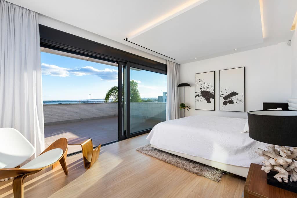  In der prestigeträchtigen Gegend von Ciudad Quesada gelegen, bieten diese freistehenden Immobilien eine exklusive und ruhige Umgebung. Mit nur zwei v
