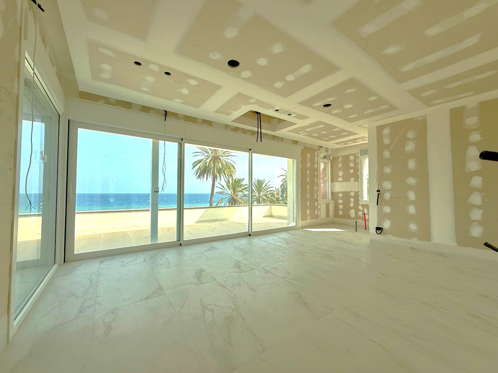 First line luxury villa under construction in Punta Prima
The first line plot of 1100 m2 with superb views over the Mediterranean sea 
