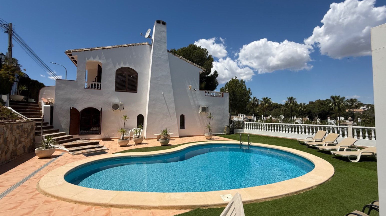  Charmantes Einfamilienhaus in Orihuela CostaDieses atemberaubende Einfamilienhaus in der malerischen Stadt Orihuela, Alicante, bietet ein außergewöhn