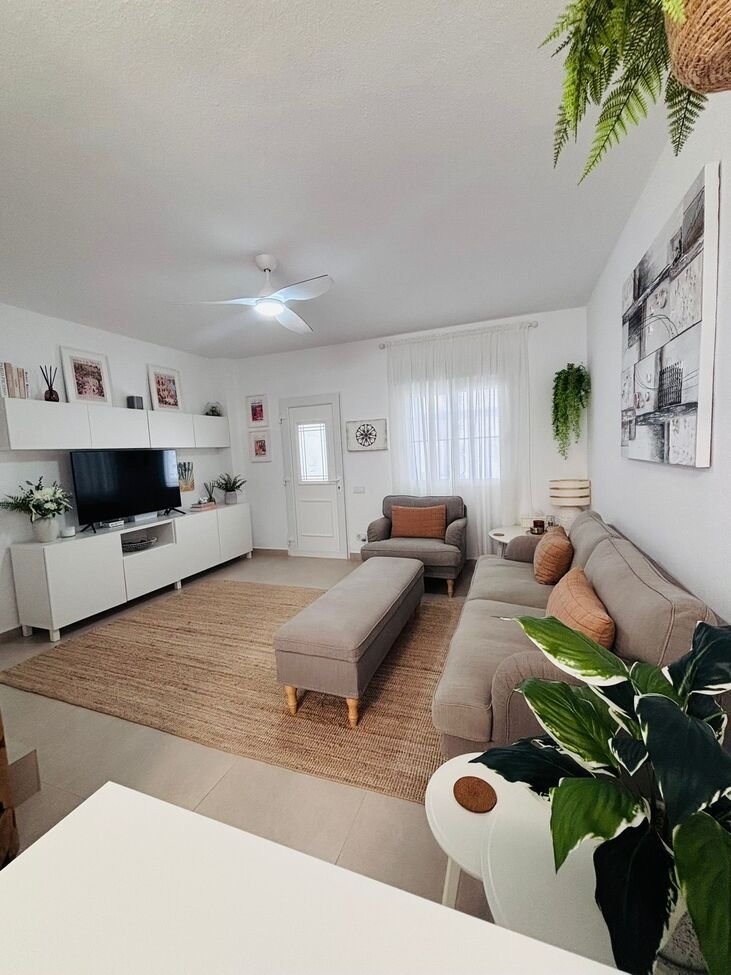   BEAUTIFULLY RENOVATED HOME WITH SUNNY PRIVATE GARDEN IN ORIHUELA COSTA
Property Overview
We are delighted to present this beauti
