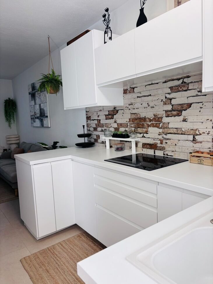   BEAUTIFULLY RENOVATED HOME WITH SUNNY PRIVATE GARDEN IN ORIHUELA COSTA
Property Overview
We are delighted to present this beauti