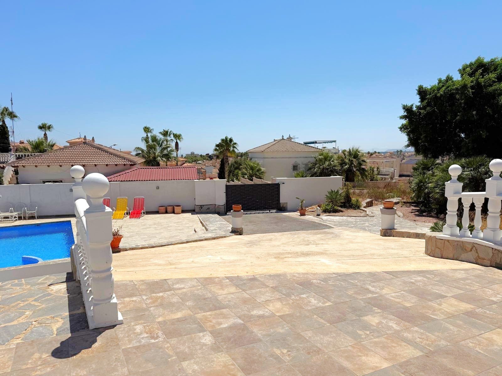   An impressive Mediterranea style  villa  enjoying a privileged elevated position and perfect orientation for sun close to 3 golf courses, white sand