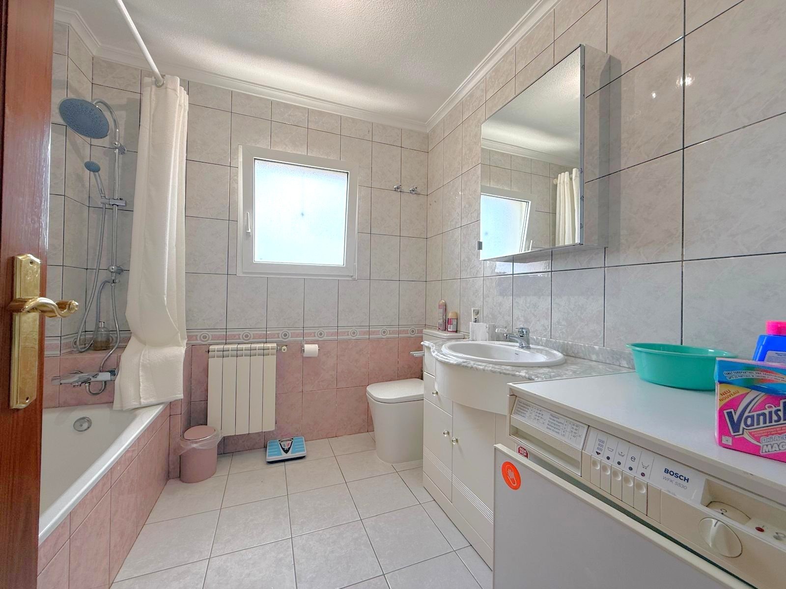   An impressive Mediterranea style  villa  enjoying a privileged elevated position and perfect orientation for sun close to 3 golf courses, white sand