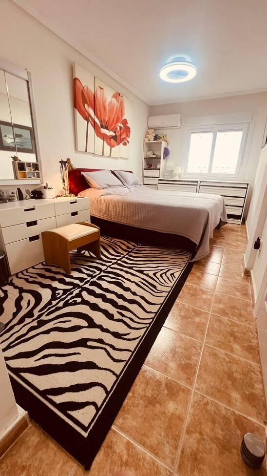   Fantastic Opportunity – 3-Bedroom Detached Villa in Villamartin
Discover this spacious and versatile 3-bedroom, 2-bathroom detached villa,