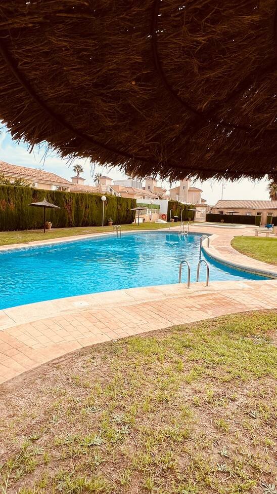   Fantastic Opportunity – 3-Bedroom Detached Villa in Villamartin
Discover this spacious and versatile 3-bedroom, 2-bathroom detached villa,