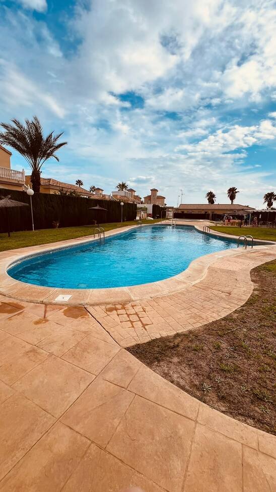   Fantastic Opportunity – 3-Bedroom Detached Villa in Villamartin
Discover this spacious and versatile 3-bedroom, 2-bathroom detached villa,