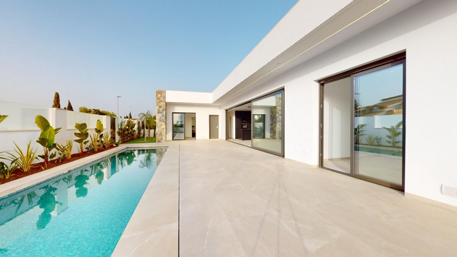 
												NEU GEBAUTE VILLEN IN LOS ALCAZARES Neubau von Villen und Stadthäusern in Serena Golf, Los Alcazares. Moderne Villen hat 3 Schlafzimmer, 