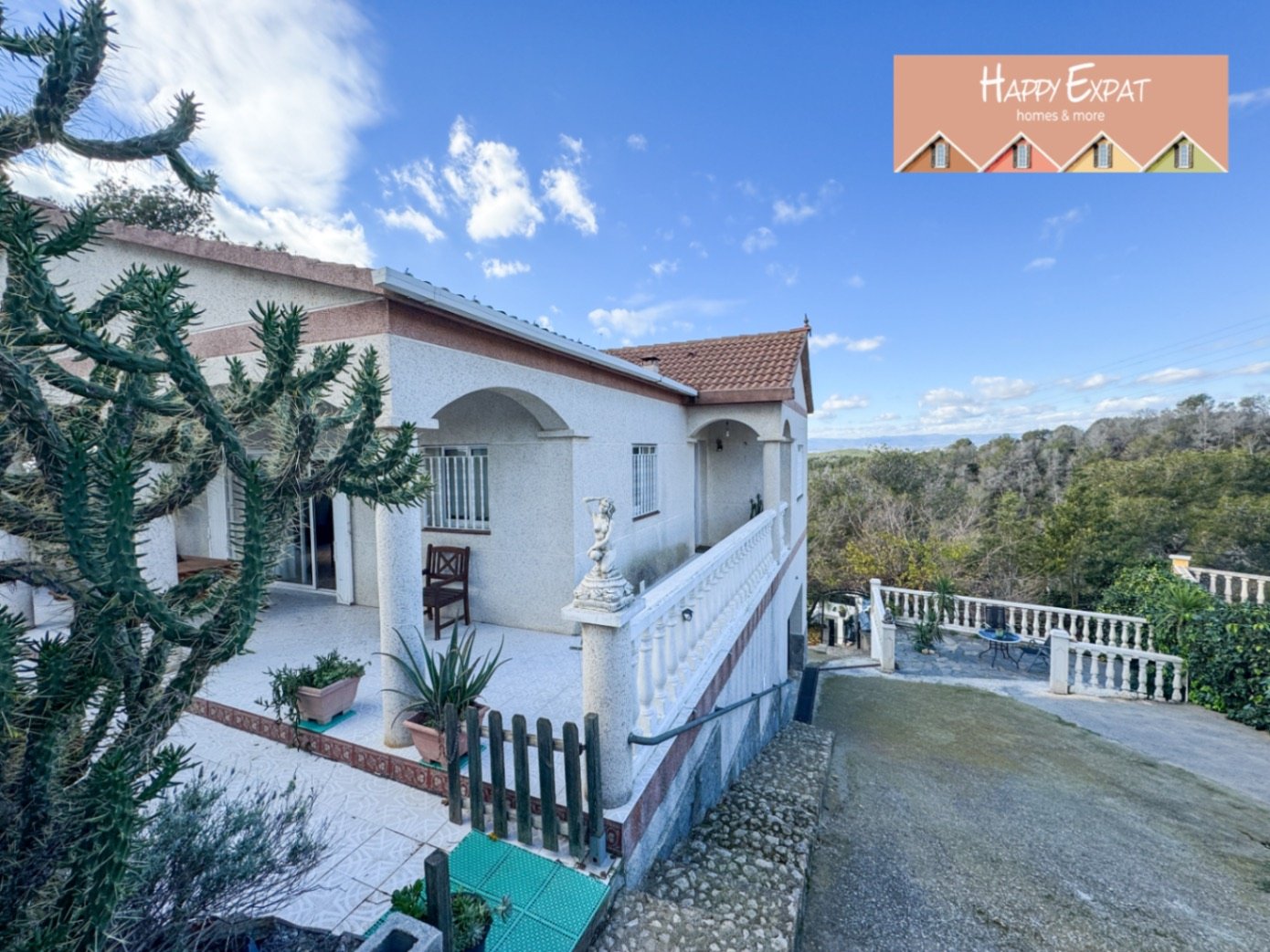 Hübsches Einfamilienhaus mit herrlichem Blick auf die Berge in Can Suria

Dieses charmante 800 m² große Grundstück bietet unendliche Möglichkeiten. 