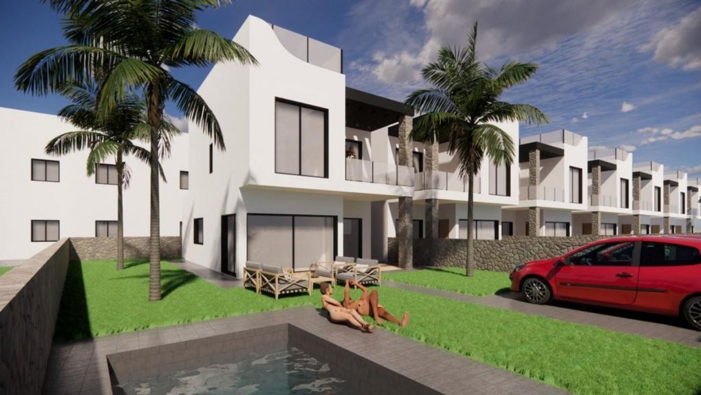 
												HERRLICHER NEUBAU VILLENKOMPLEX in PUNTA PRIMA, ORIHUELA COSTA nur wenige Meter vom Zentrum entfernt. 
 
Diese neue 125m2 große Villa wur