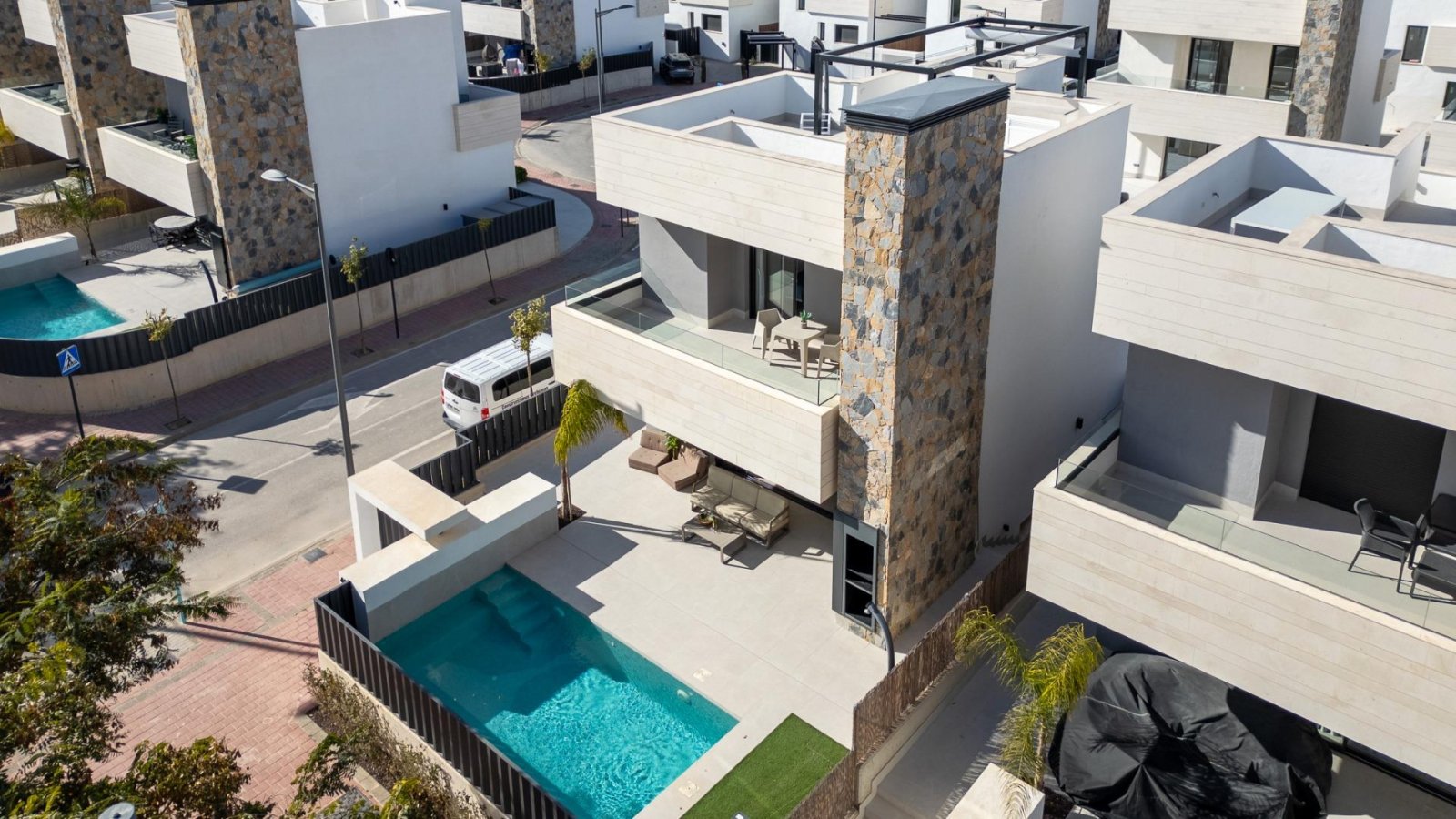 
												Luxuriöse Neubau-Villen im Santa Rosalía Lake and Life Resort, Murcia

Exklusive Villen in einer erstklassigen Wohnanlage
Entdecken Sie d