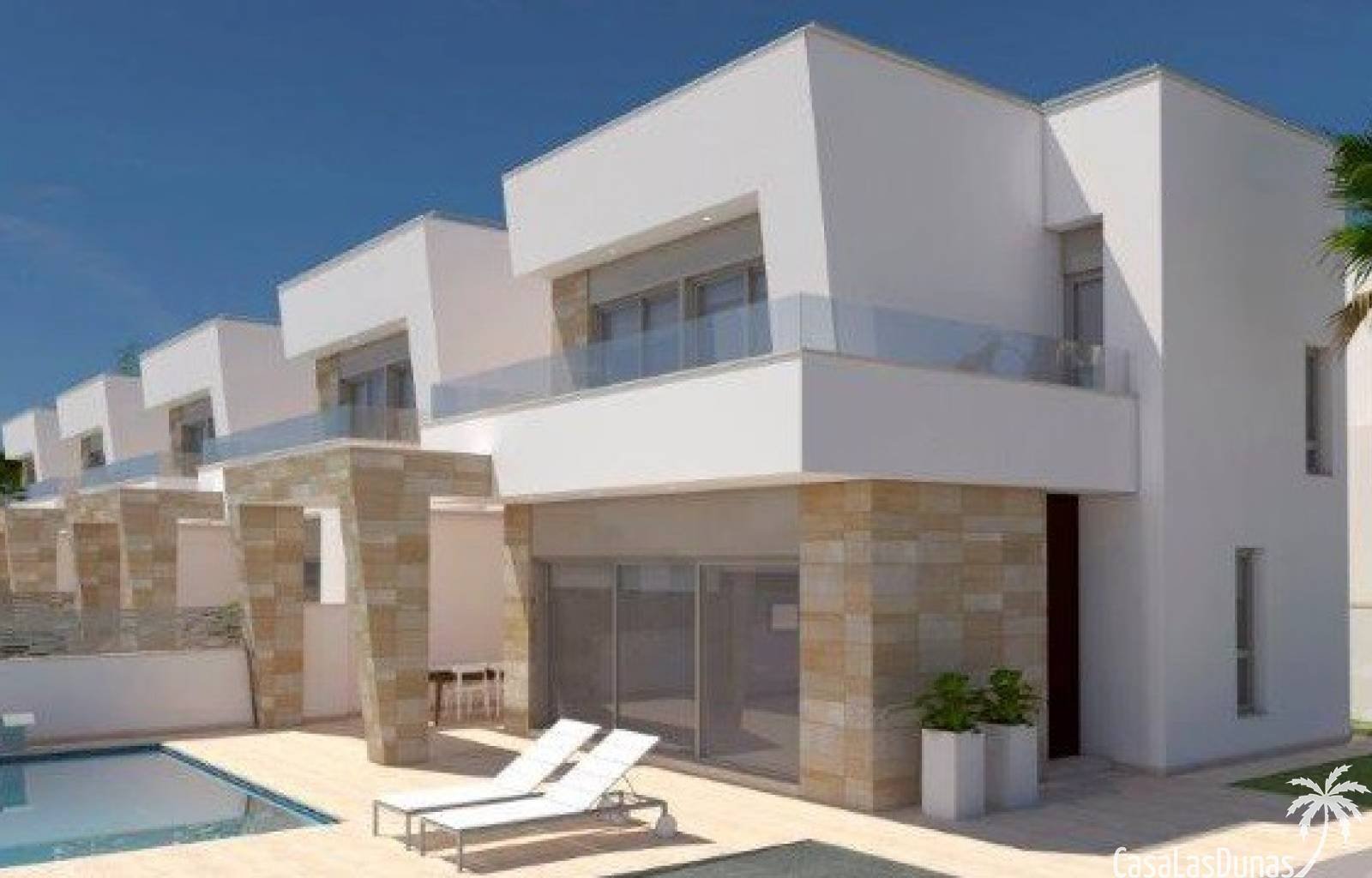  Freistehende Luxusvilla im modernen und minimalistischen Stil in einer Residenz in San Miguel de Salinas mit privaten Parkplätzen. Hochwertige Aussta