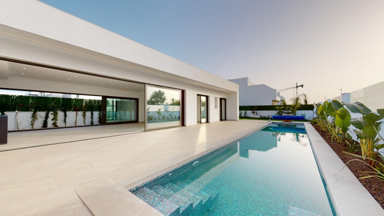 
												NEU GEBAUTE VILLEN IN LOS ALCAZARES Neubau von Villen und Stadthäusern in Serena Golf, Los Alcazares. Moderne Villen hat 3 Schlafzimmer, 