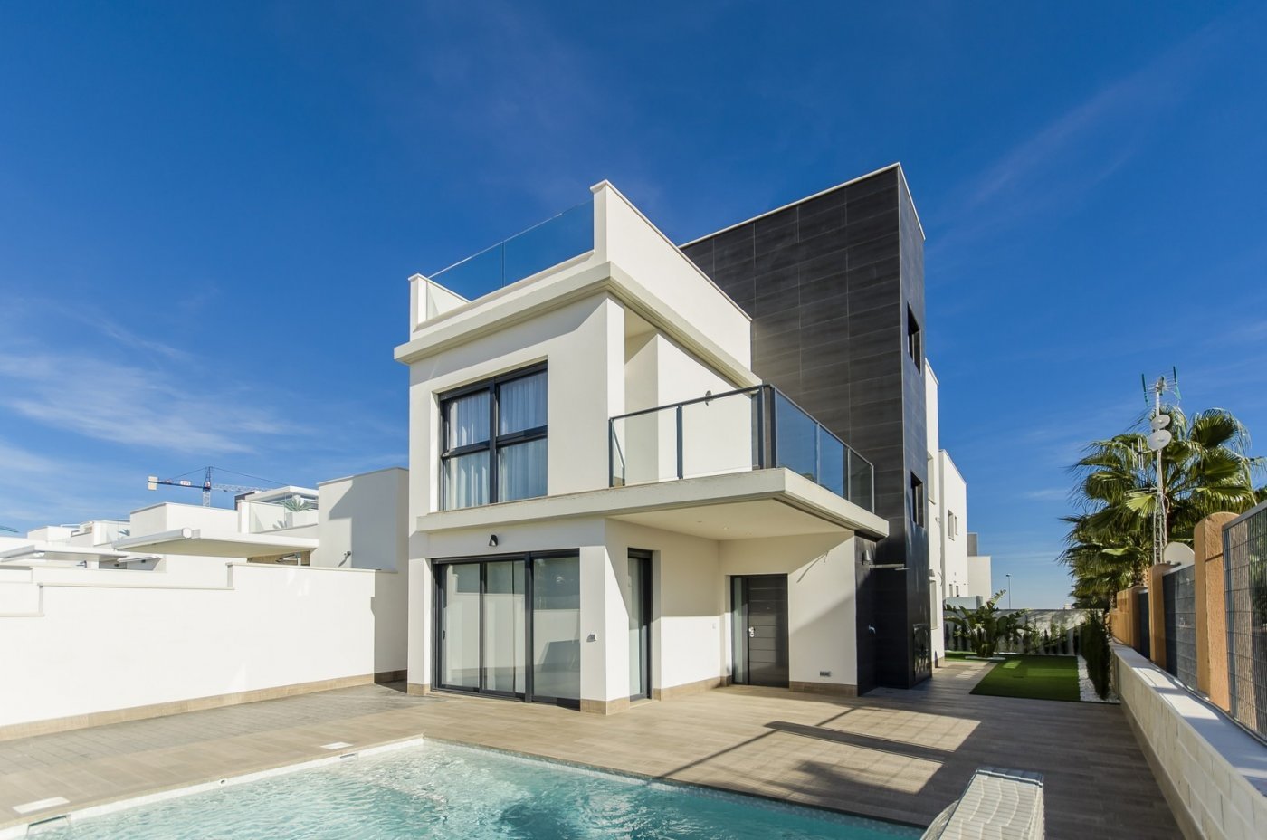 
												NEUBAU VON VILLEN IN SAN MIGUEL DE SALINAS
 
 Neubau Villen mit 4 Schlafzimmern und 3 Bädern, offene Küche mit Wohn-Esszimmer.
 
 Alle Vi