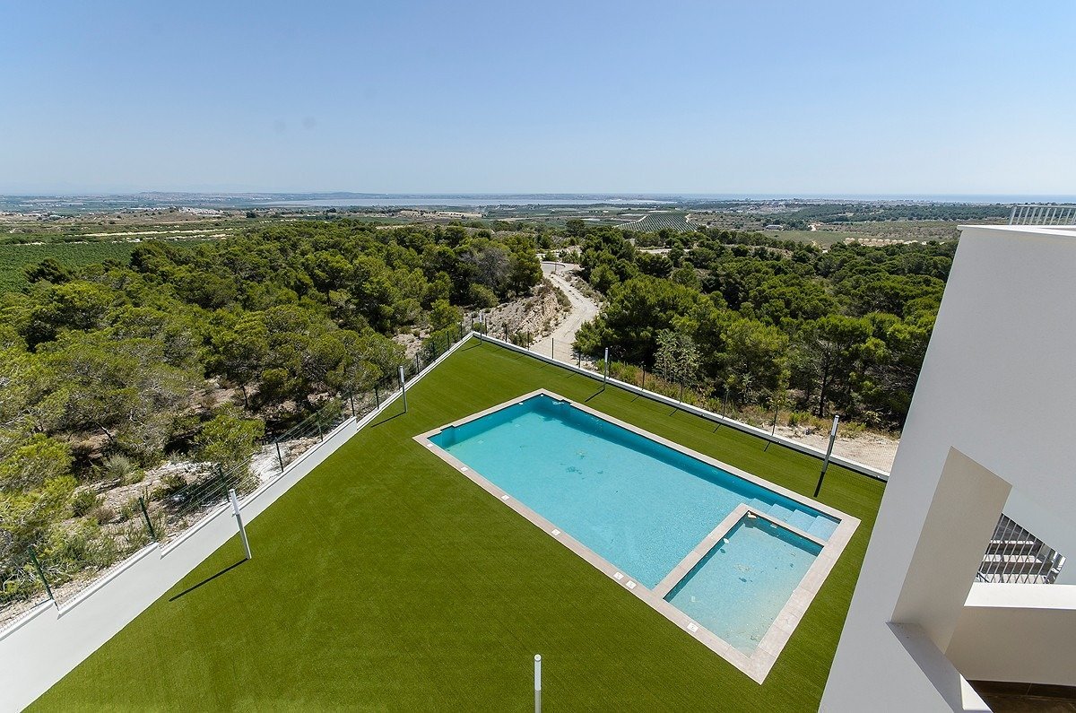 
												NEUBAU BUNGALOWS IN SAN MIGUEL DE SALINAS 
 
 Neubau einer Wohnanlage mit unabhängigen Villen und Design-Bungalows in Ciudad de las Comun