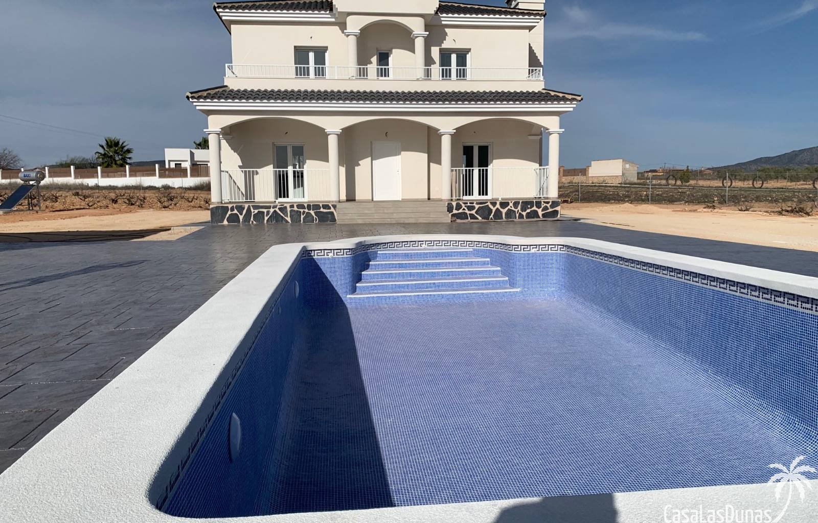  Bauen Sie Ihre eigene Traumvilla in Pinoso ! Es besteht die Möglichkeit, zwischen einem traditionellen Baustil und einem modernen Stil zu wählen. Das