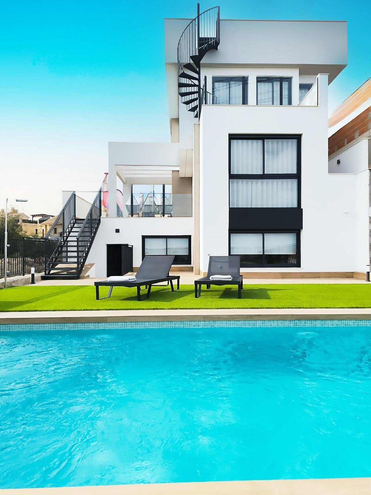 
												NEU GEBAUTE DOPPELHAUSHÄLFTEN IN LA FINCA GOLF

Neubau von 8 freistehenden Villen und Doppelhaushälften in La Finca Golf Resort, Algorfa.